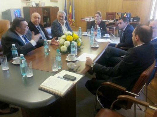 Mănescu: Nu ne mai grăbim cu privatizarea CFR Marfă